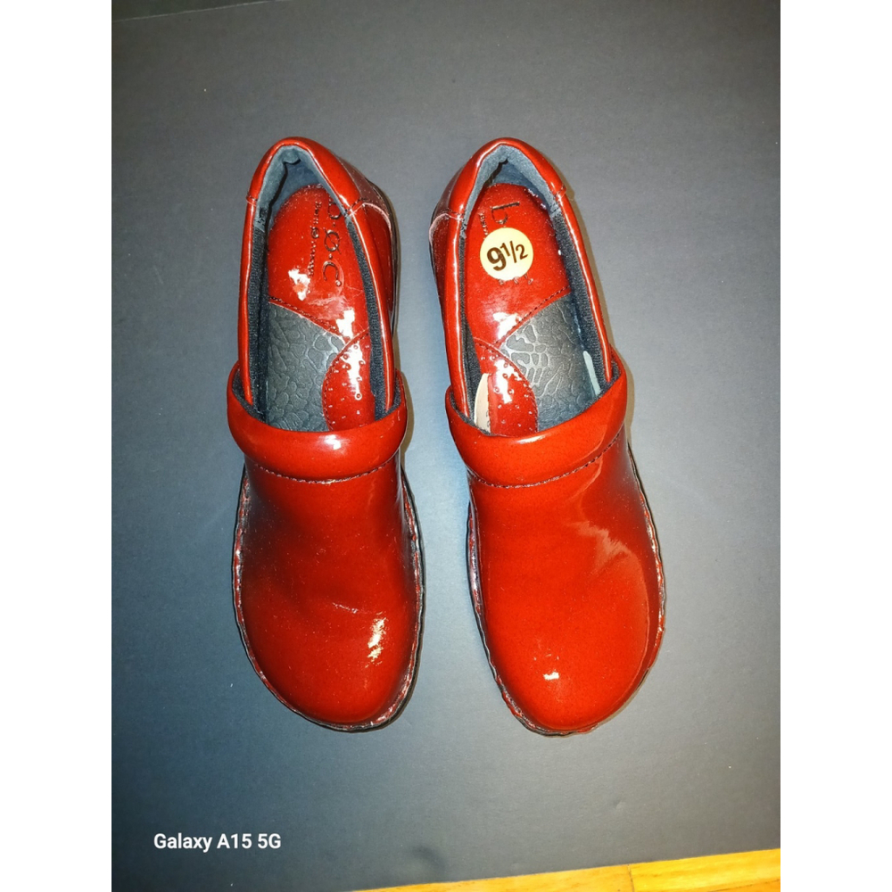 Womens B.O.C Born Concept Candy Apple Red Shoes Size